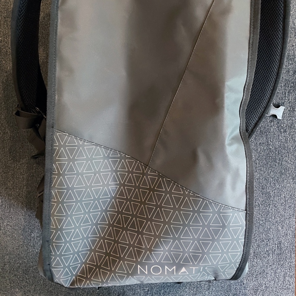L@@K! Excellent condition Nomatic Travel Backpack Bag 40L Carry-On Black!